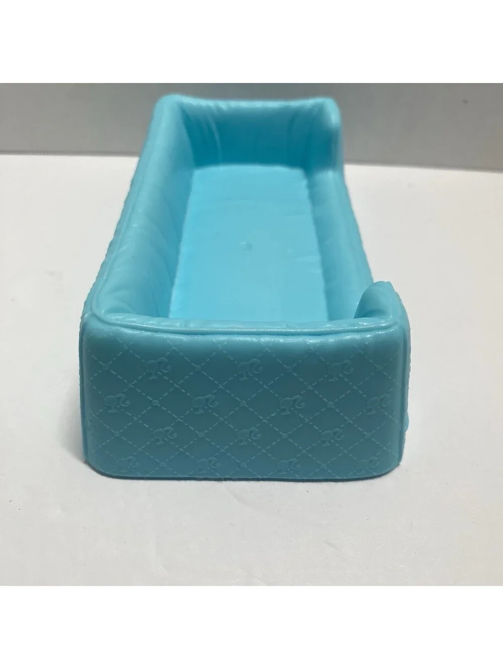 Barbie Mommy Dog with Newborn Pups playset Replacement dog bed blue 6